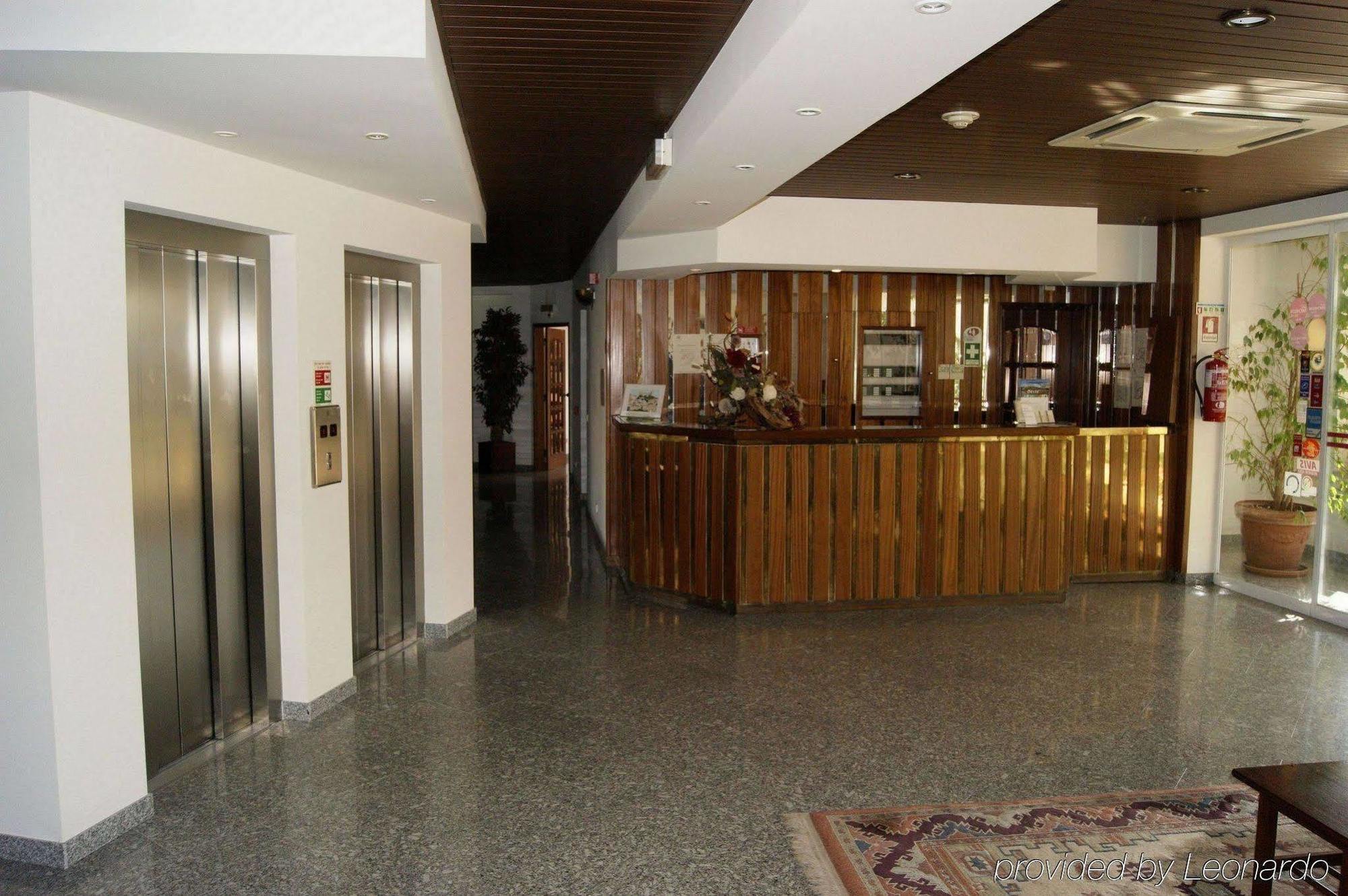 Hotel Comendador Бомбаррал Интерьер фото